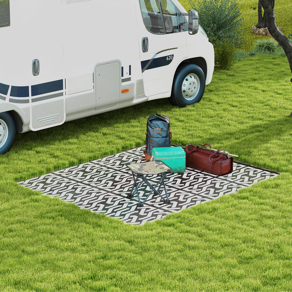 Outsunny Reversible Outdoor Rug, 8' x 10' Waterproof Plastic Straw Floor Mat, Portable RV Camping Carpet, Large Floor Mat for Backyard, Deck, Picnic, Beach, Black & White Chain