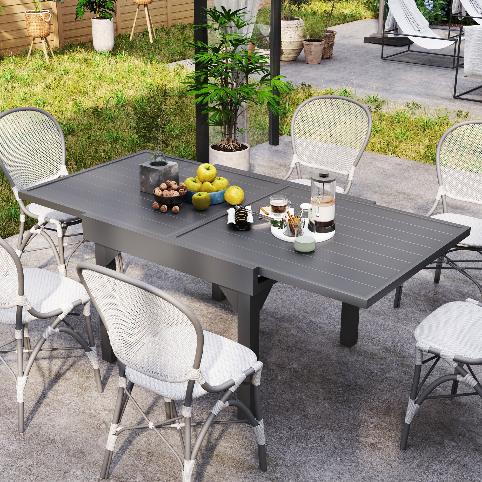 Outsunnny Extendable Aluminium Outdoor Dining Table for 4-6 Person