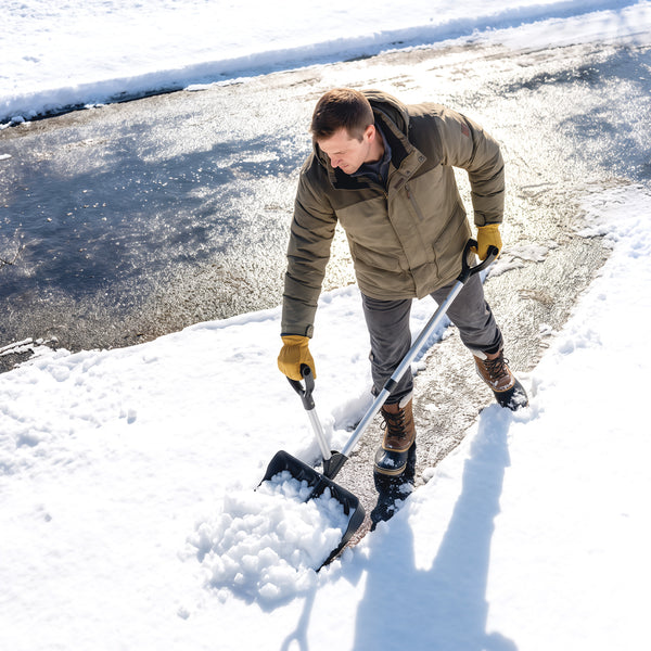 Heavy-Duty Snow Shovel with Assist Handle, Portable Snow Pusher with 45cm Wide Blade, Detachable Aluminium Handle and Metal Edge, Removal Shovel for Garden, Driveway, Car, Camping, Black