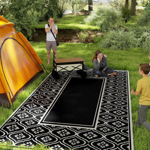 Outsunny Reversible Outdoor Rug, 9' x 18' Waterproof Plastic Straw Floor Mat, Portable RV Camping Carpet, Large Floor Mat for Backyard, Deck, Picnic, Beach, Black & White Gourd Border