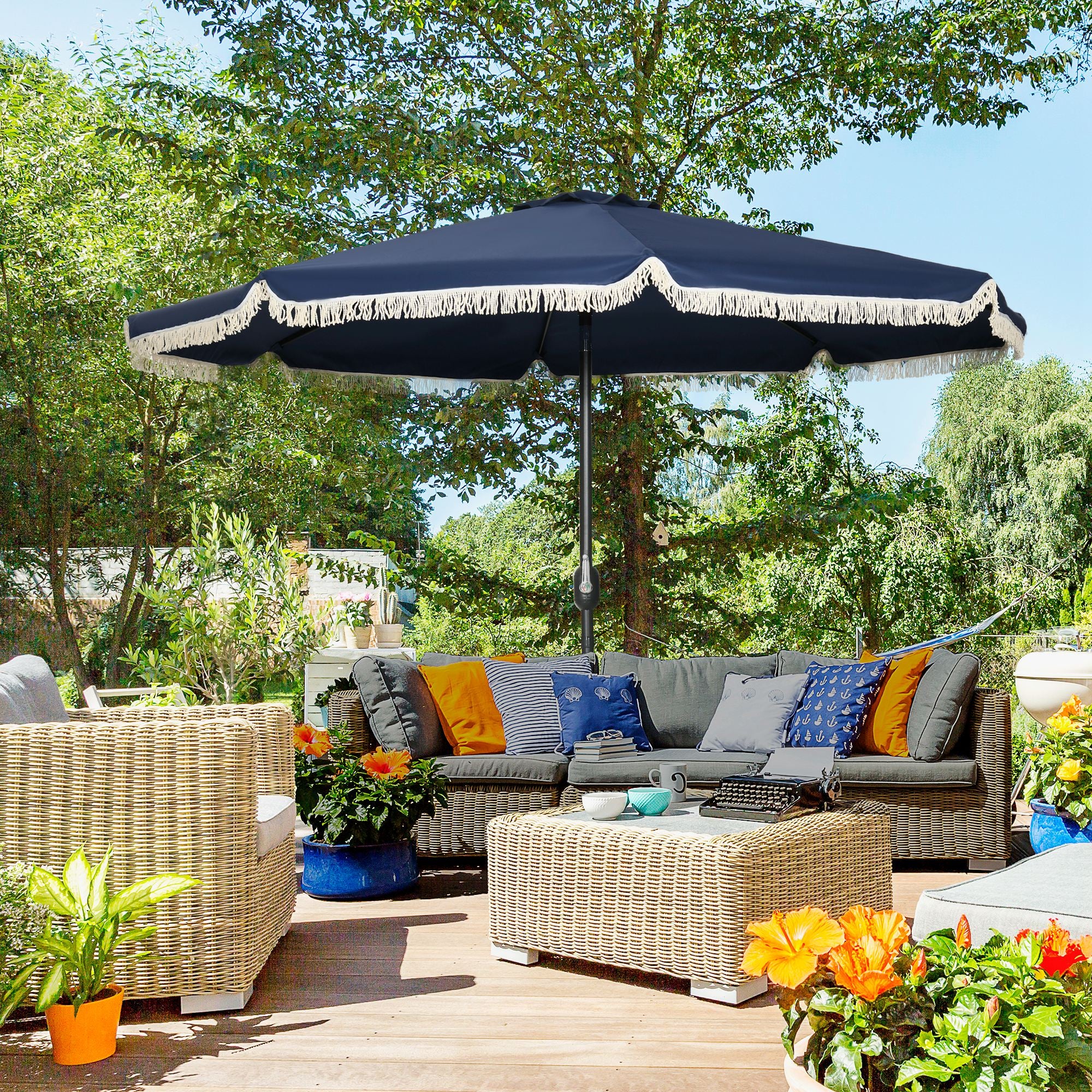 9ft patio umbrella with base Outsunny Patio Umbrella: 9ft, Dark Blue with Tilt Crank and Ruffled Design for Pool and Garden Sun Protection