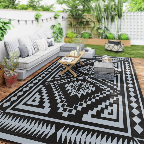 Outsunny Reversible Outdoor Rug, 9' x 18' Waterproof Plastic Straw Floor Mat, Portable RV Camping Carpet, Large Floor Mat for Backyard, Deck, Picnic, Beach, Black & Gray Square Patchwork