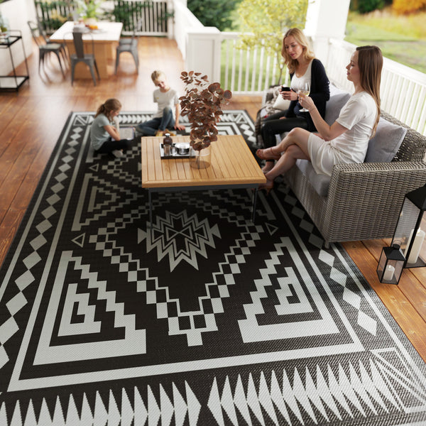 Outsunny Reversible Outdoor Rug, 9' x 18' Waterproof Plastic Straw Floor Mat, Portable RV Camping Carpet, Large Floor Mat for Backyard, Deck, Picnic, Beach, Black & Gray Square Patchwork