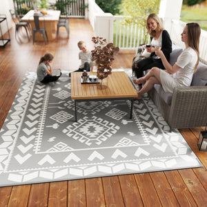 Outsunny Reversible Outdoor Rug, 9' x 12' Waterproof Plastic Straw Floor Mat, Portable RV Camping Carpet, Large Floor Mat for Backyard, Deck, Picnic, Beach, Gray & White Rhombus Patchwork