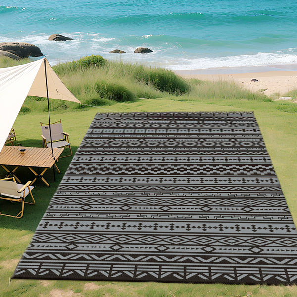 Outdoor Rug for Patio, 9' x 18' Waterproof Large Mat, Reversible Plastic Straw Rug for Decor, Portable Outside RV Camping Area Carpet Mat for Backyard Porch Deck Picnic, Black Gray Geometric